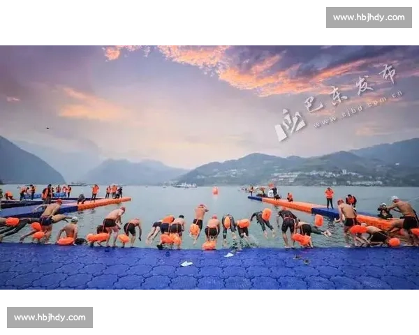 湖北首场冬泳赛巴东开赛 481 勇士逐浪三峡